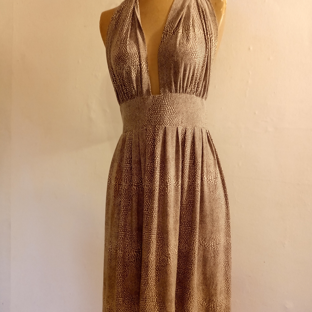 Everlast One-Shoulder Taupe Textured Midi Dress